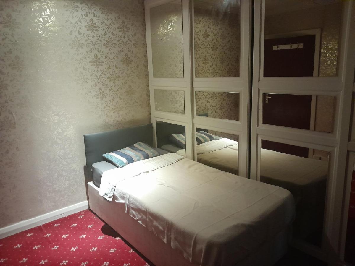 Apartament Lovely 1-Bed Studio In Londyn Zewnętrze zdjęcie