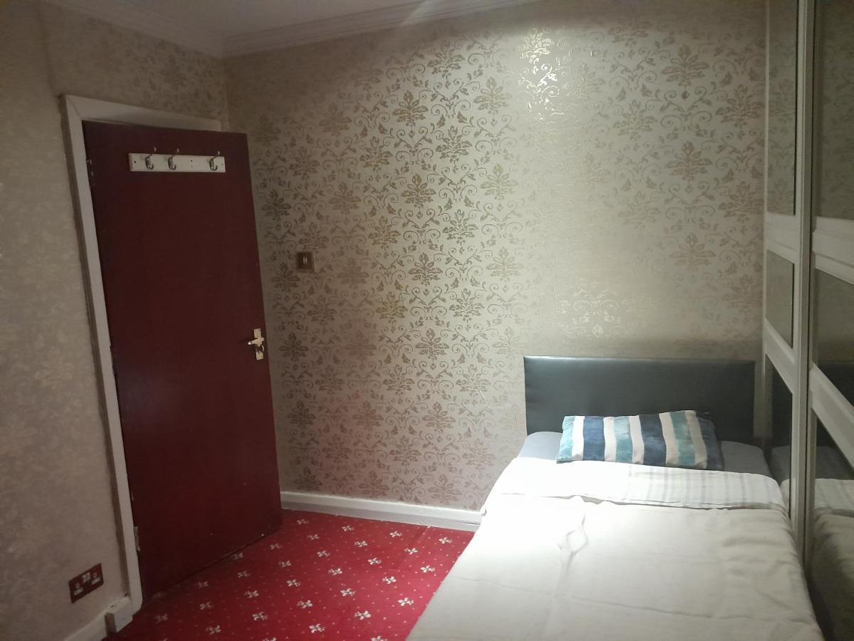 Apartament Lovely 1-Bed Studio In Londyn Zewnętrze zdjęcie