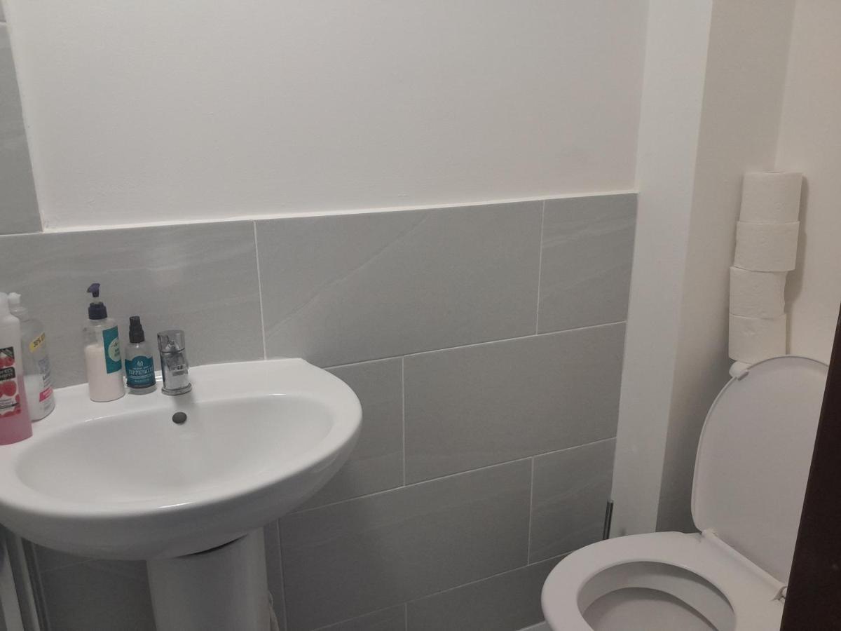 Apartament Lovely 1-Bed Studio In Londyn Zewnętrze zdjęcie