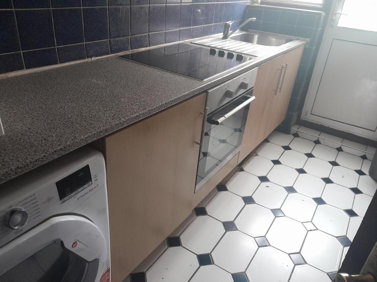 Apartament Lovely 1-Bed Studio In Londyn Zewnętrze zdjęcie