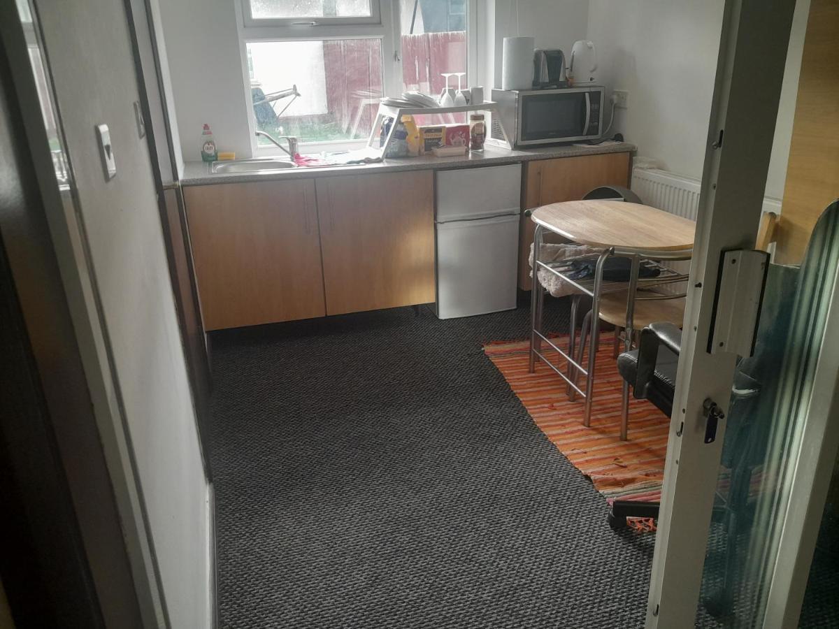 Apartament Lovely 1-Bed Studio In Londyn Zewnętrze zdjęcie