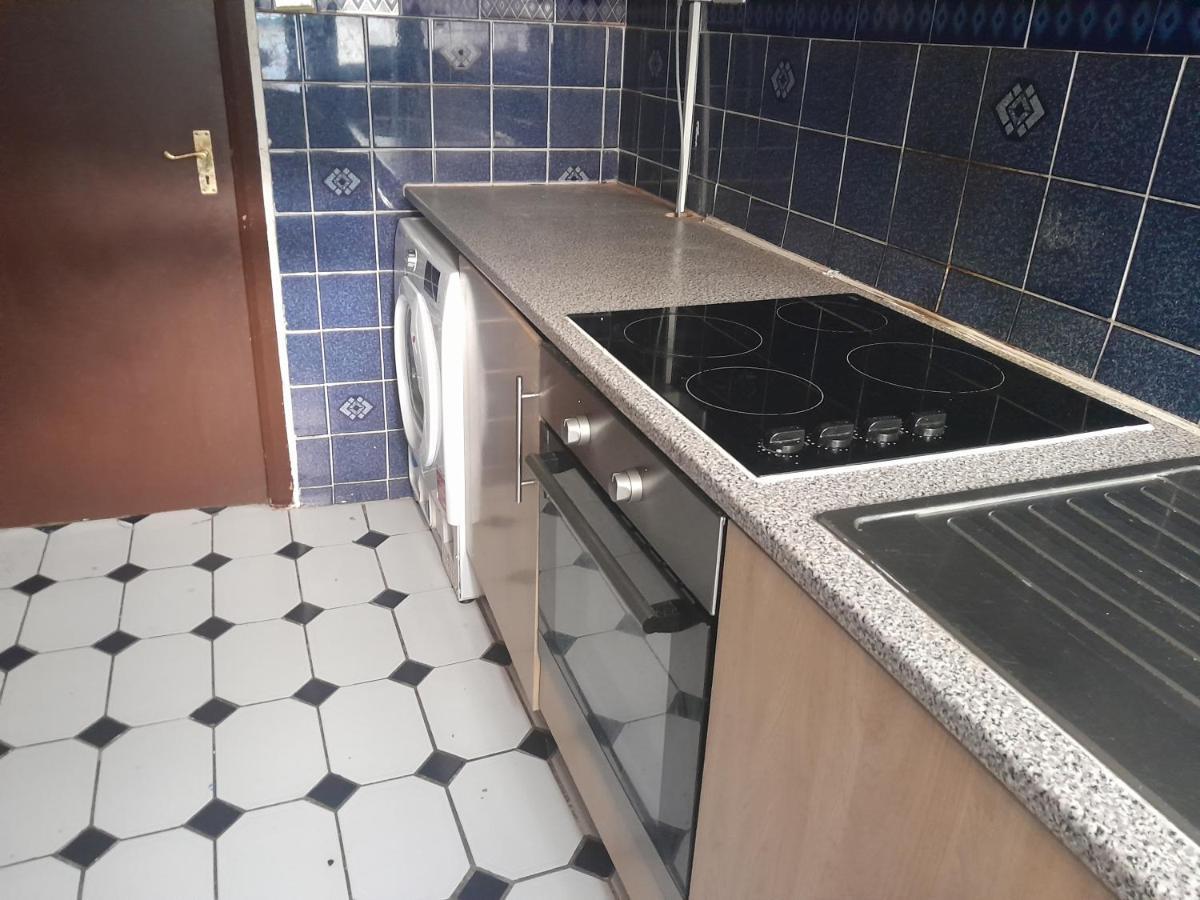 Apartament Lovely 1-Bed Studio In Londyn Zewnętrze zdjęcie